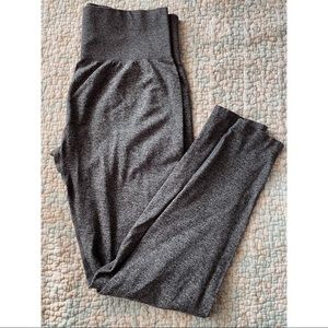 **SOLD**NVGTN Black speckled curve leggings